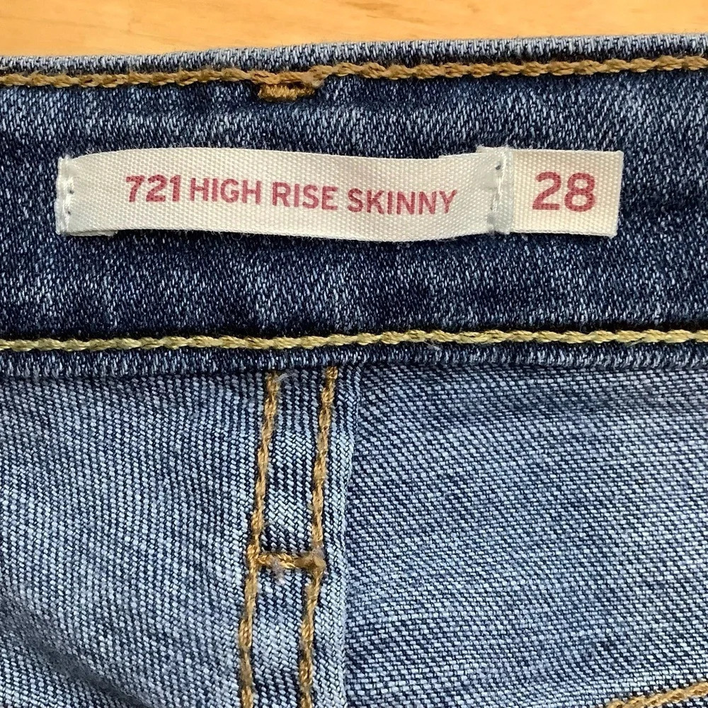LEVI'S 721 High Rise Distressed Skinny Jeans Raw Hem Blue Size 28 - Picture 9 of 14